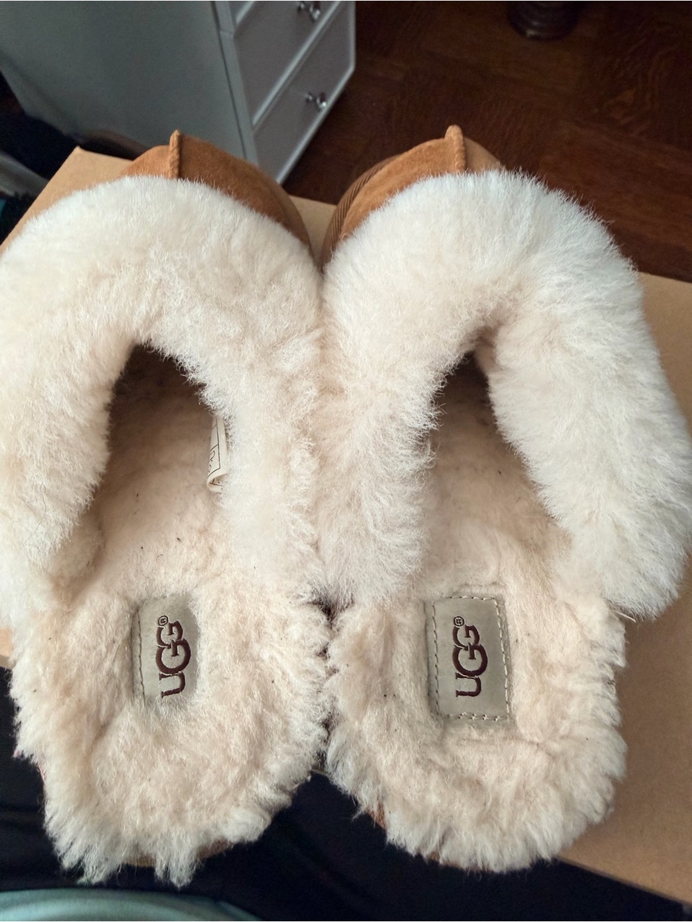 UGG Women's Chestnut Sheepskin Lined Slip-On Slippers - Chestnut & Cream